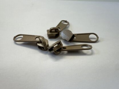 Clearance Beige No5 Zip sliders Bag of 1000 - Image 2